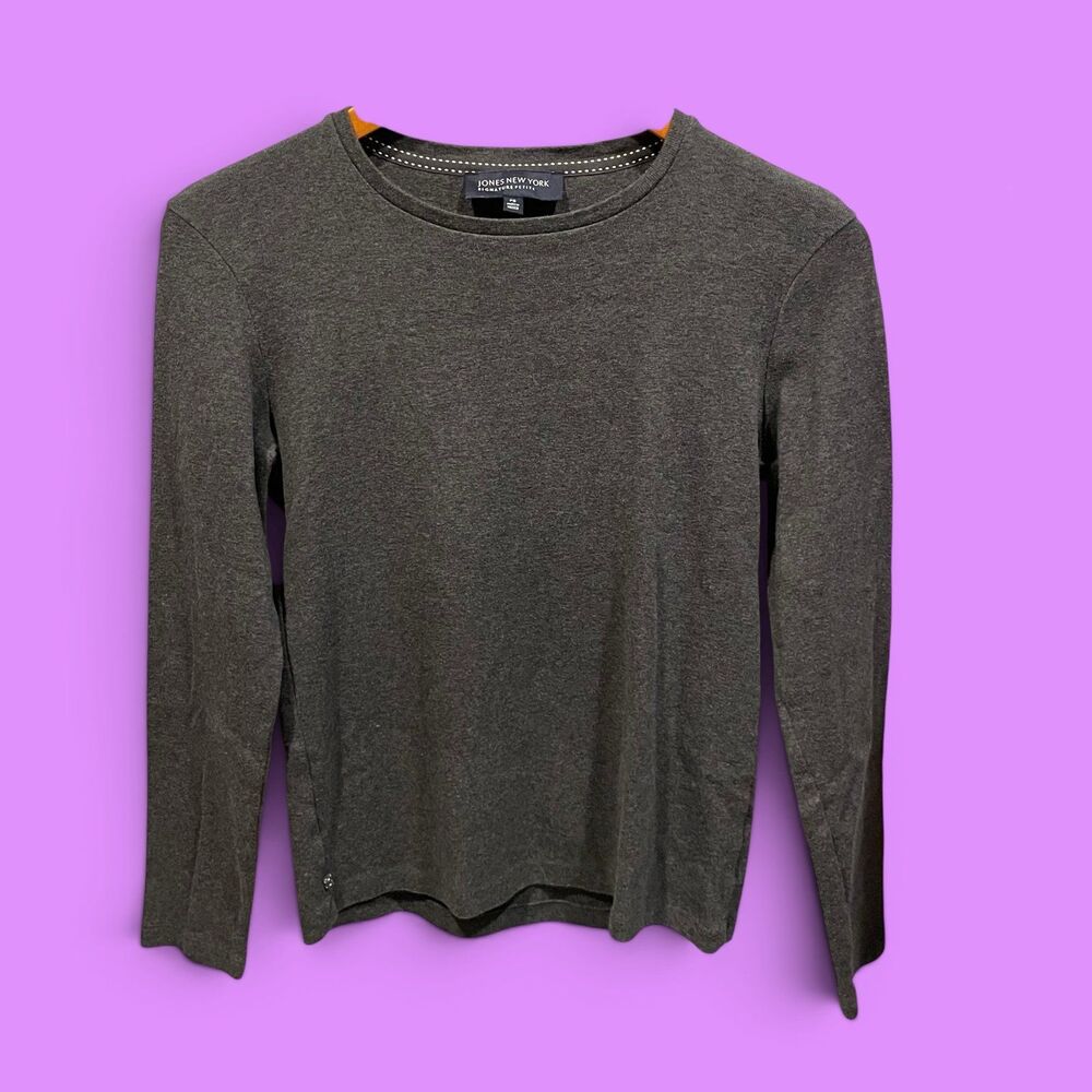Cute charcoal gray soft cotton normcore long sleeve cozy top Jones New York